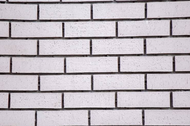 آجرنما سفید با رنگ ثابت در برابر نور خورشید